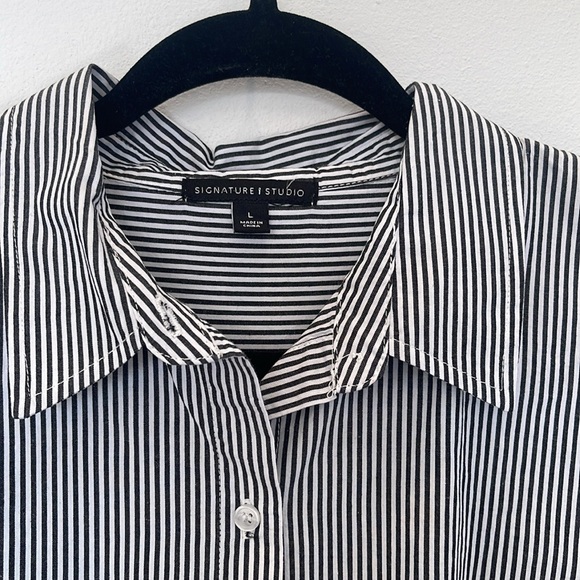 Signature Studio Bell Sleeve Lace Up Button Down Top Women's Size L - Picture 4 of 9